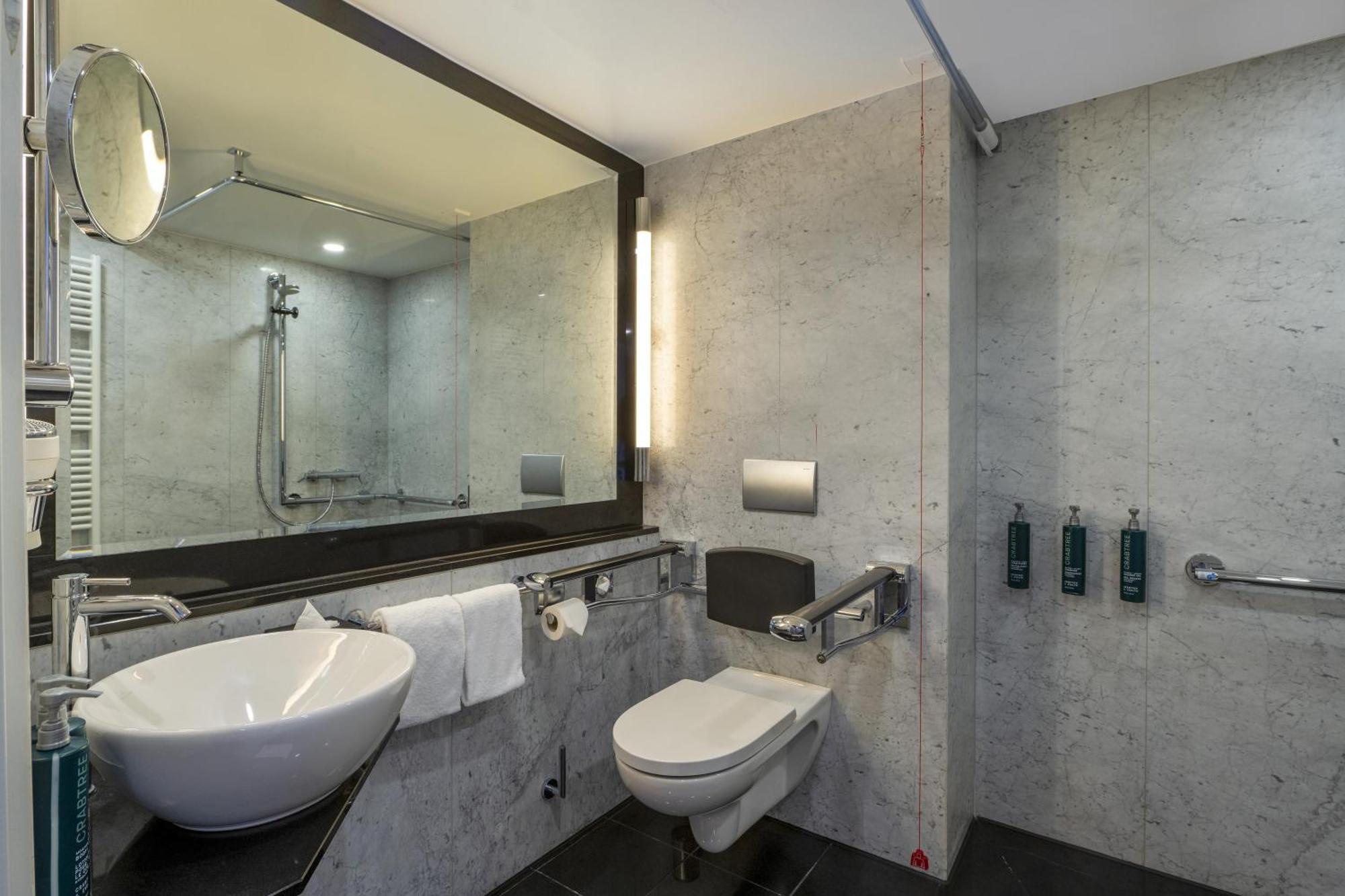 King Room Mobility Access